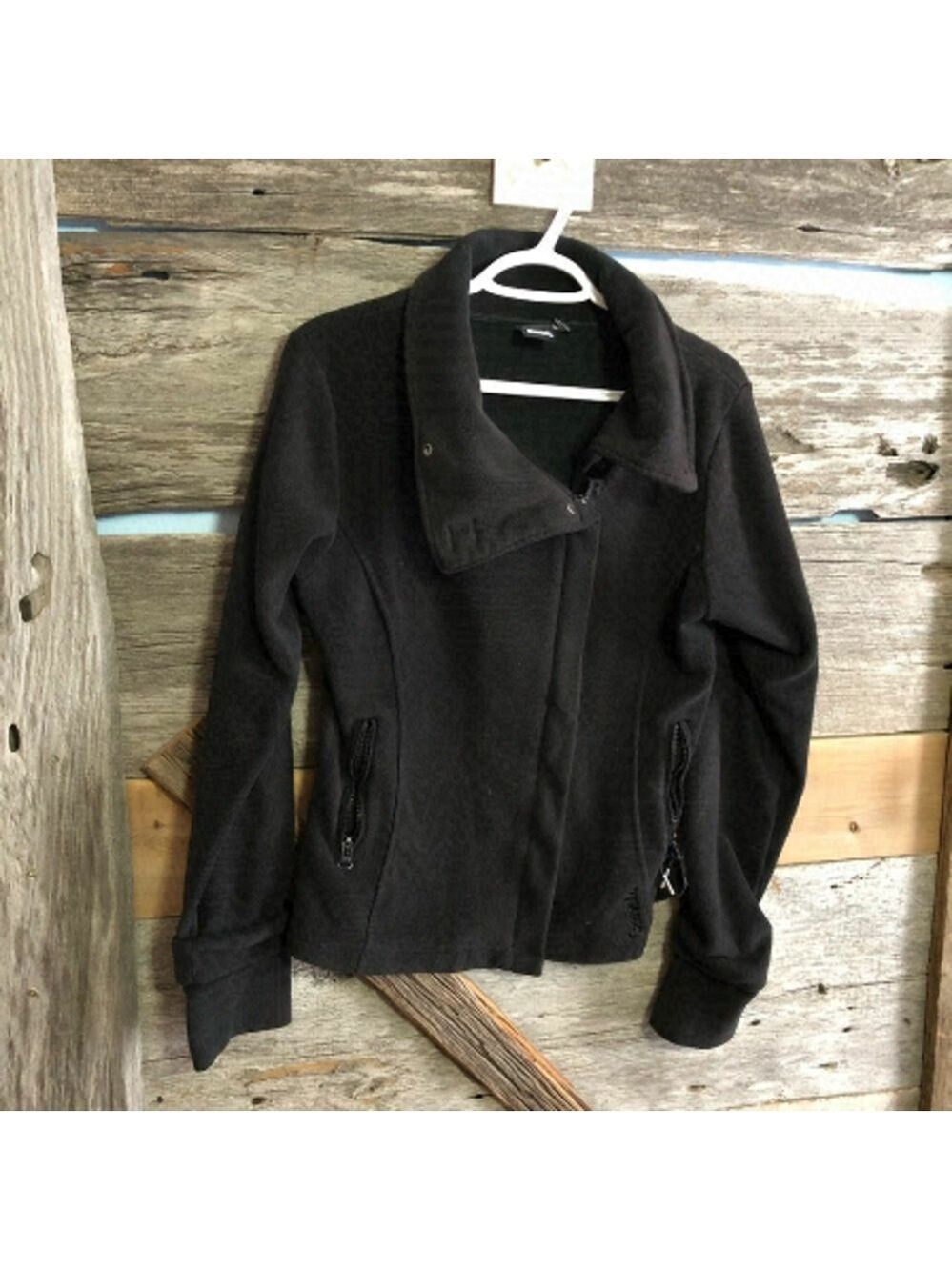 𝅺bench Size Med Black Fleece Sweater/Jacket